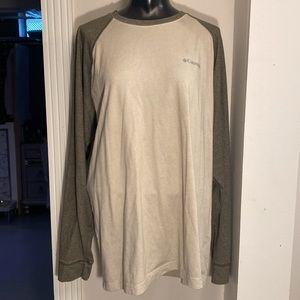 Columbia men’s long sleeve shirt